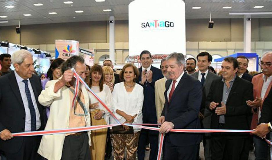 Con el corte de cinta quedó oficialmente inaugurada la Feria del Libro