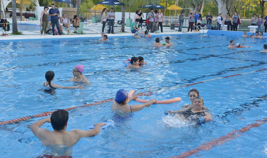 El primer encuentro de Deporte y Discapacidad se abrió ayer en la pileta del Lawn Tennis Un ejemplo a imitar