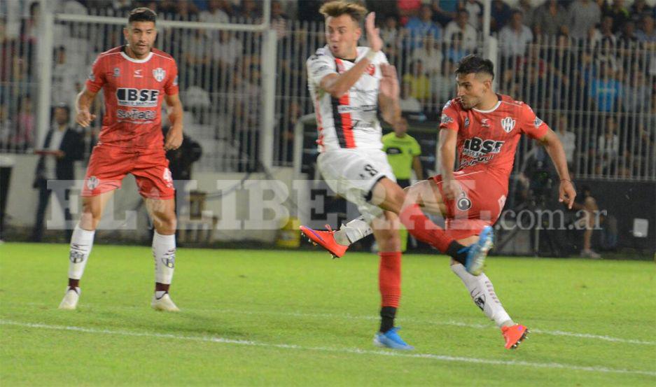 VIDEO Miraacute el potente zurdazo de Jonathan Bay que marcoacute el empate ante Patronato