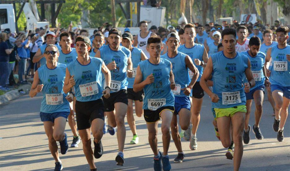 Santiago vibra con el Maratoacuten de  EL LIBERAL en sus dos propuestas