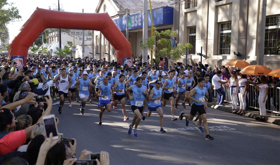 Encontrate entre las mejores postales del Maratoacuten de EL LIBERAL