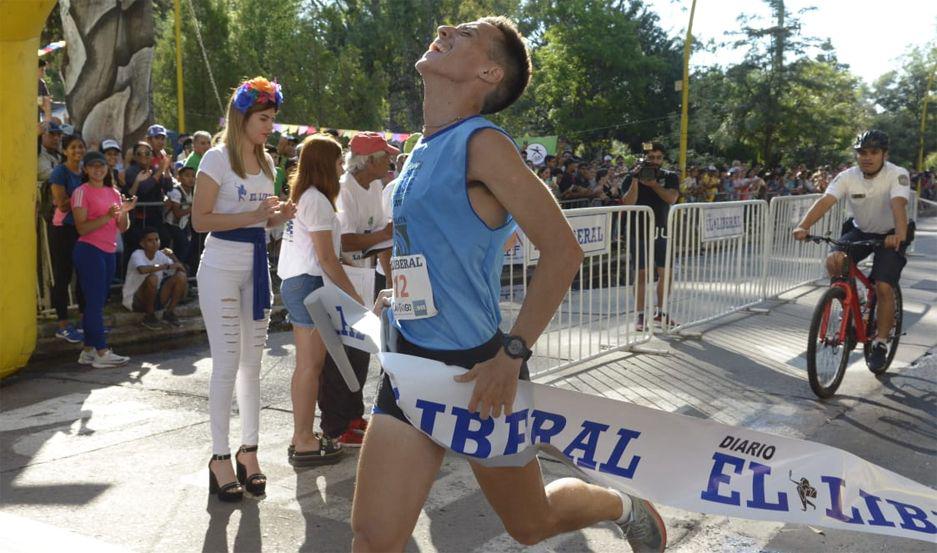 Mauricio Garzoacuten fue el ganador de los 10 K en el Maratoacuten de EL LIBERAL