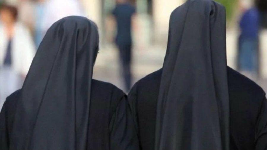 Insoacutelito- dos monjas misionaban en Aacutefrica y acabaron embarazadas