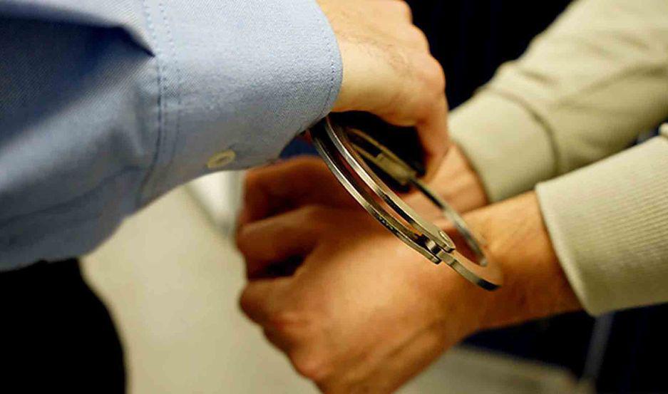 Contactoacute a una nena de 13 antildeos por Instagram y la violoacute dos veces