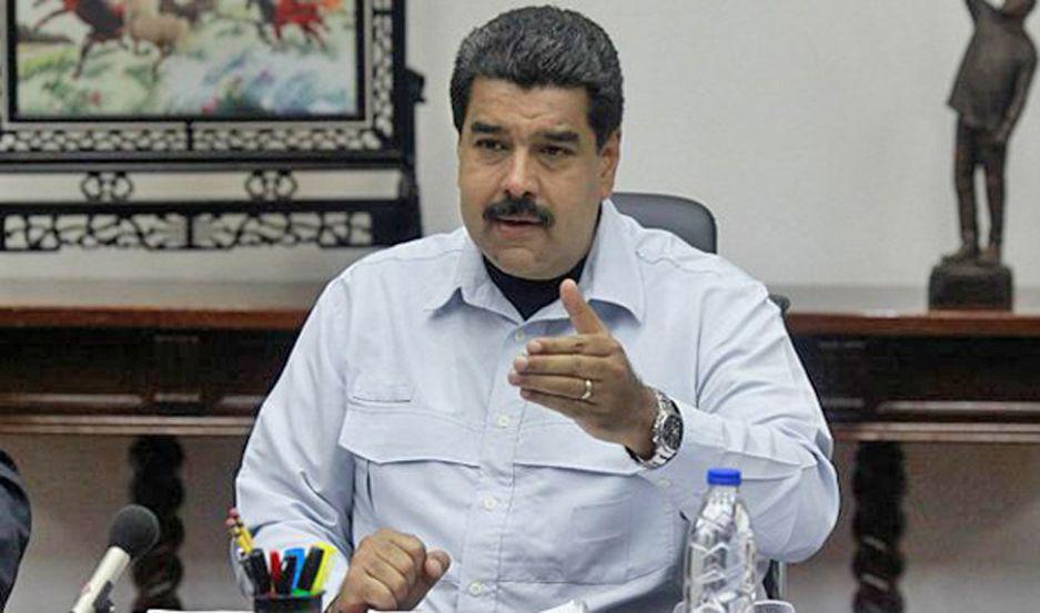 Maduro instoacute a mandos militares bolivianos a restituir el poder a Evo