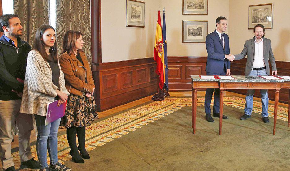 Pedro S�nchez y Pablo Iglesias sellaron un pacto para poder formar gobierno en España
