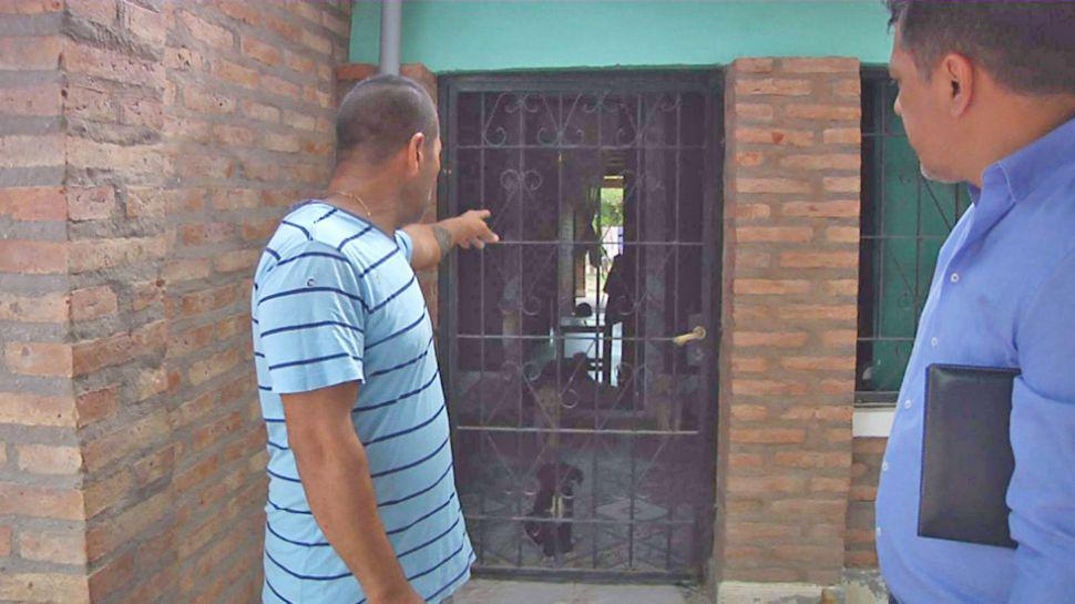 Las viviendas registraron importantes destrozos producto del
ataque con elementos contundentes