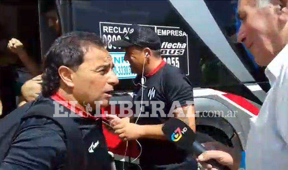 El técnico ferroviario en un breve contacto con los enviados a La Rioja