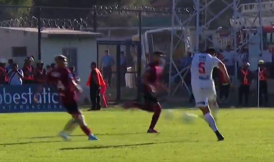 VIDEO  Inatajable- el golazo de Cristian Vega para poner el 1-0