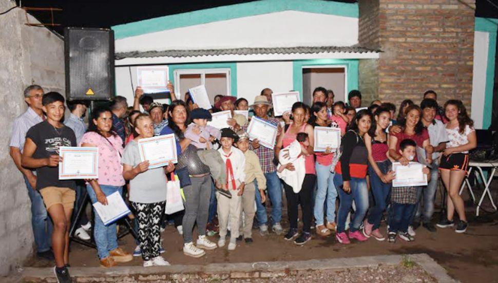 El acto de entrega de las viviendas sociales se desarrolló en el barrio El Tala de la ciudad de Villa Ojo de Agua