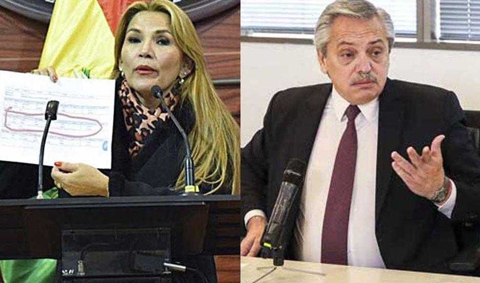 Jeanine aacutentildeez molesta con Mauricio Macri y Fernaacutendez
