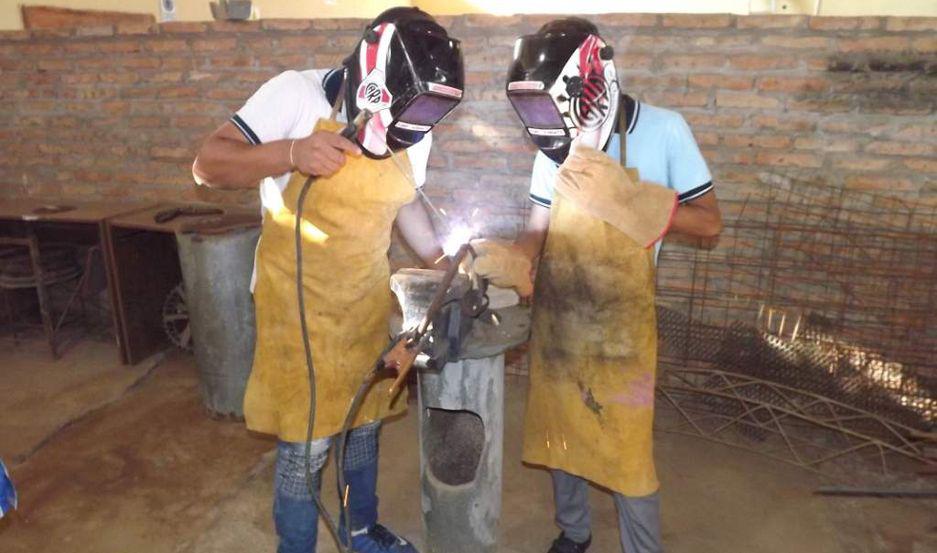 La Escuela Teacutecnica de Fernaacutendez mostroacute sus bondades a la comunidad