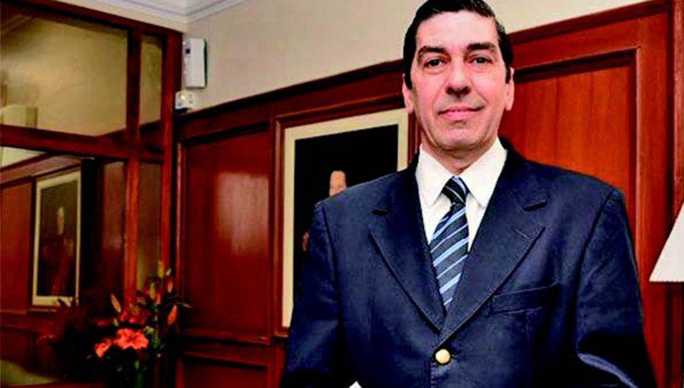 Ing Luis Lucena rector de la casa de altos estudios