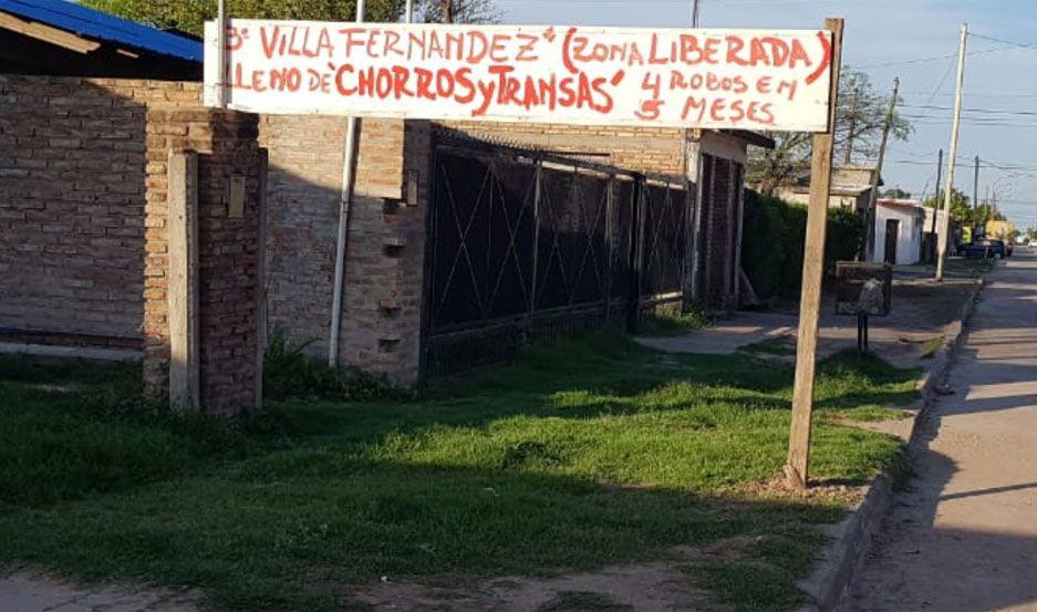 Se cansoacute de los robos y puso un pasacalle- Zona liberada lleno de chorros y transas