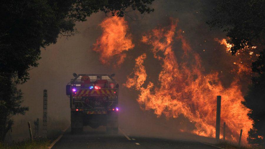 Insoacutelito- Un deportista australiano sostiene que los incendios forestales son un castigo de Dios