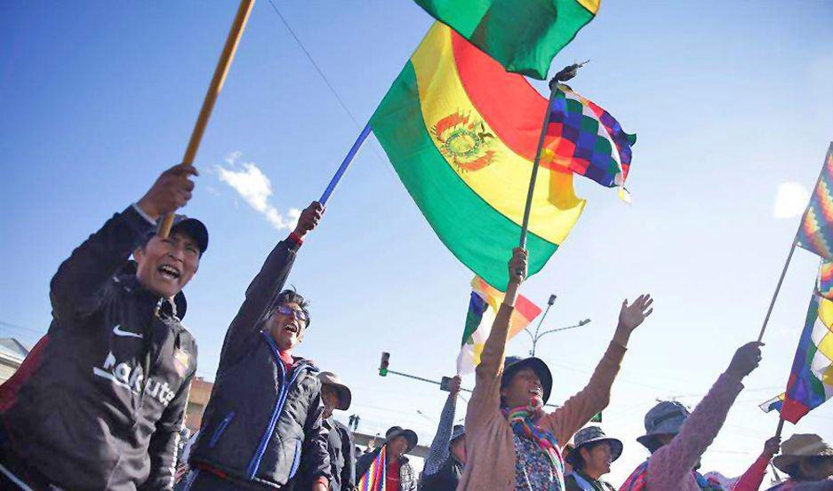 Evo Morales pide la renuncia de Aacutentildeez y llama a la movilizacioacuten