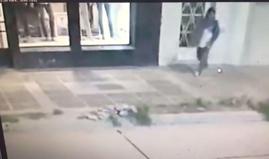 Antildeatuya- roboacute una caja registradora con 1000 y lo detuvieron por las caacutemaras de seguridad