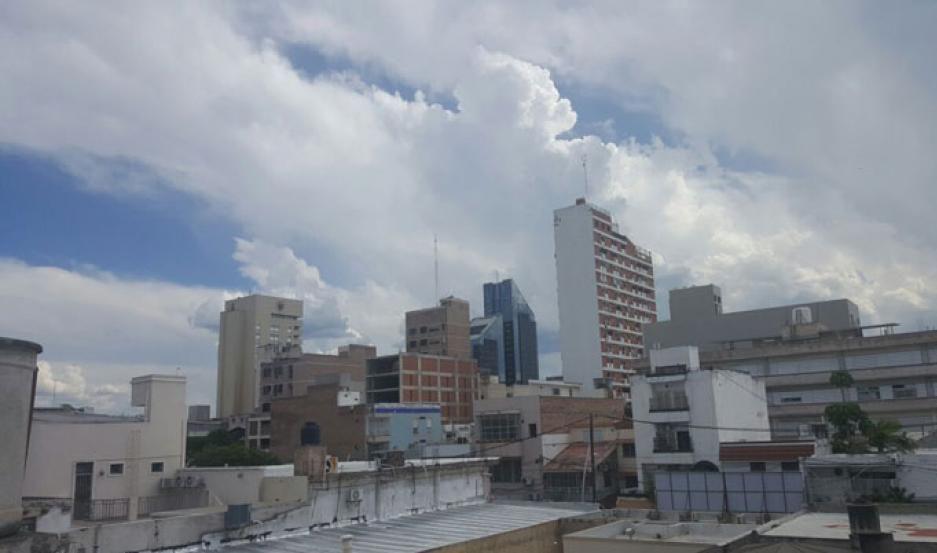 Las lluvias llegarían también a la capital santiagueña en las próximas horas