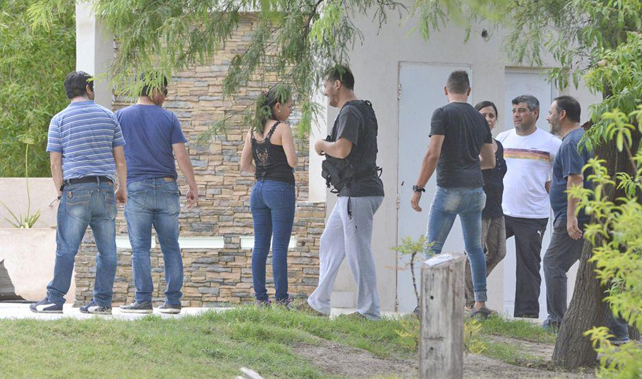 Utilizando la llave que ocultaba en una maceta ladrones entran a su casa y le roban 780 mil pesos