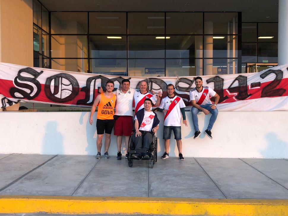 Santiaguentildeos hinchas de River cada vez maacutes cerca de ver al Millonario