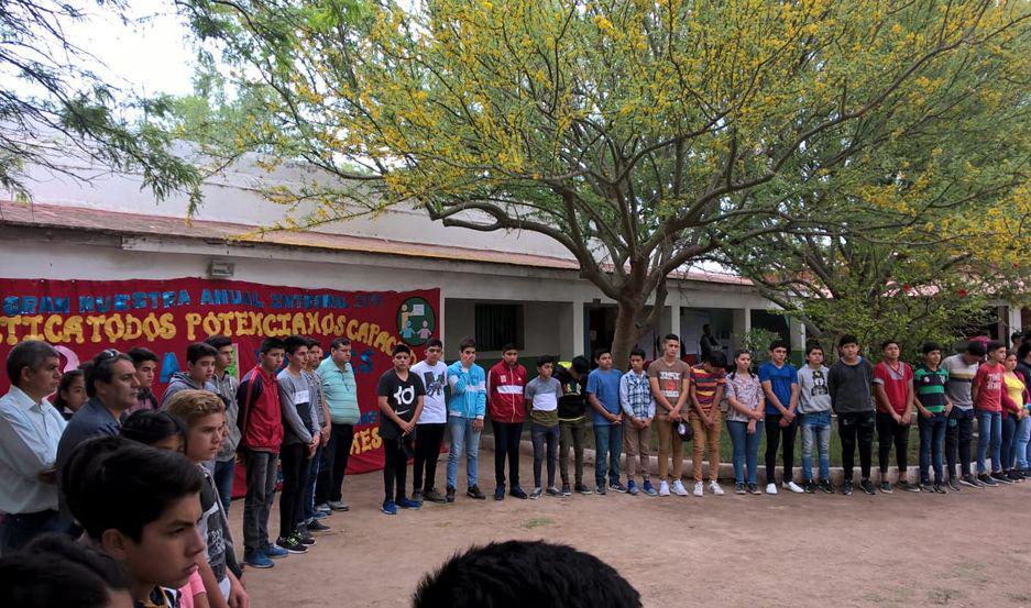 OBJETIVO El alumno construye sus aprendizajes en todas sus dimensiones sustentados en los libros de la realidad perfeccionndola para luego llevarla a su medio como herramienta de transformación