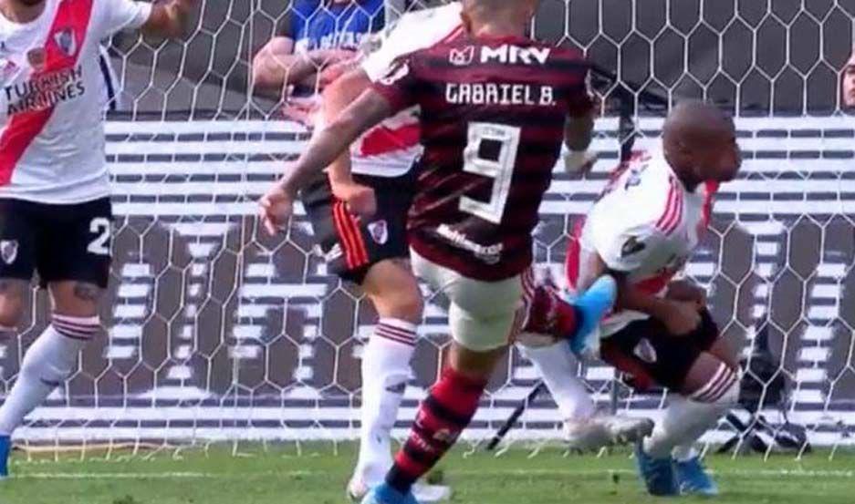 VIDEO La poleacutemica de la tarde- iquestfue penal de De la Cruz por mano