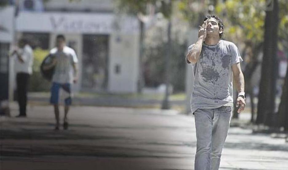 Santiago tendriacutea un inicio de semana sofocante y emiten un alerta por tormentas fuertes