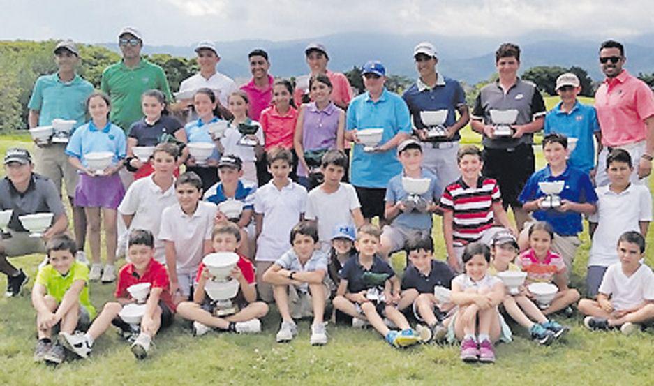 Los menores de la escuela del Santiago del Estero Golf Club brillaron en Tucumaacuten