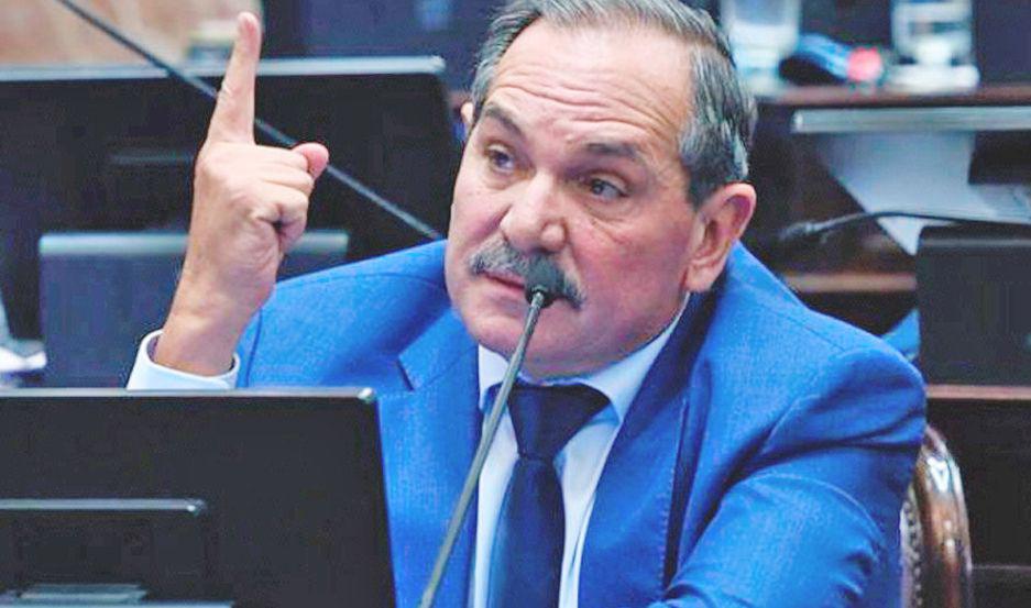 El senador nacional Alperovich negó la acusación y argumentó
que se trata de un operativo político en su contra