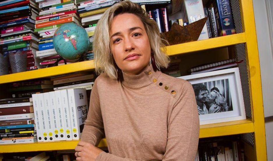 La bookstagrammer que vio el negocio y vende libros usados y merchandising literario