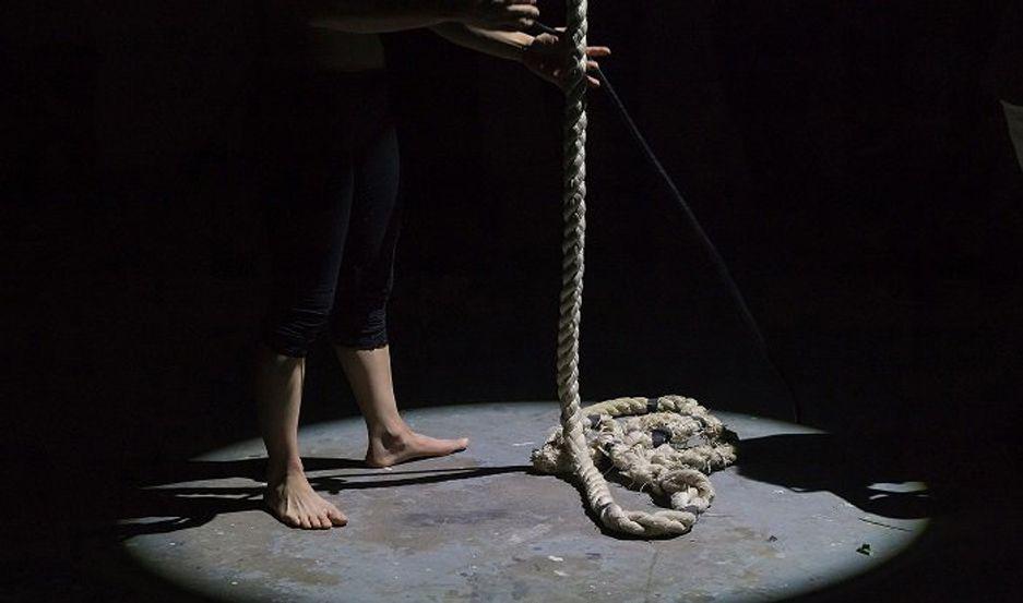 Suicidio adolescente- un drama que obliga a reforzar los lazos de contencioacuten