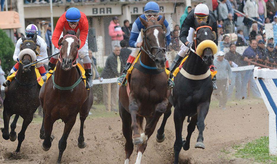 Nueve carreras en las arenas del hipoacutedromo
