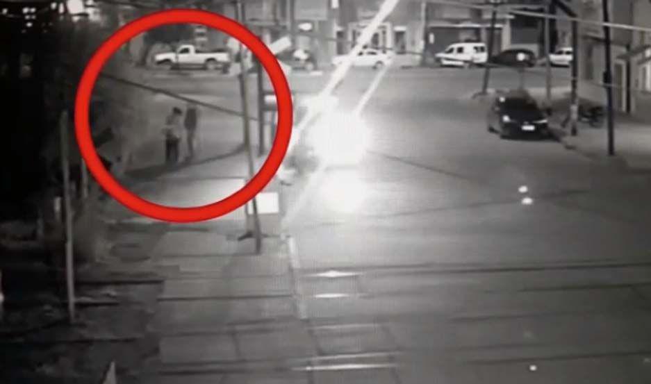 VIDEO Alerta Banda sorprendioacute en pleno robo a un ladroacuten que llevaba horas en libertad