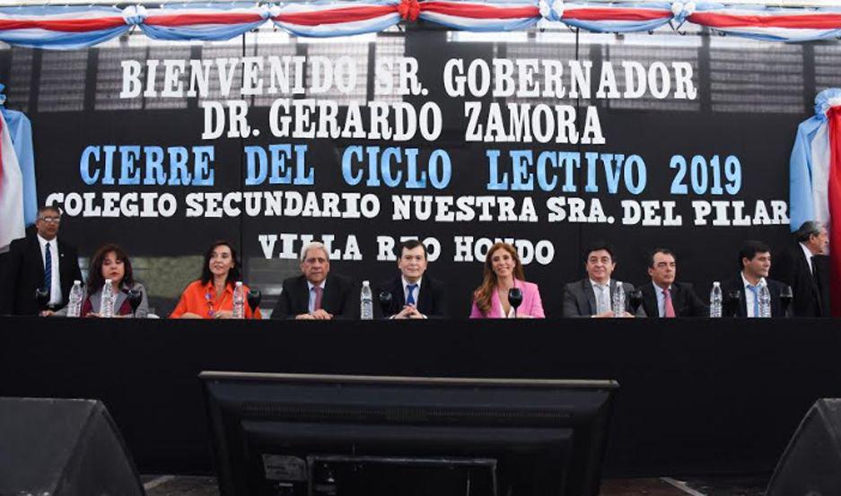 En el cierre del ciclo lectivo el gobernador Zamora inauguroacute cinco establecimientos educativos en Riacuteo Hondo