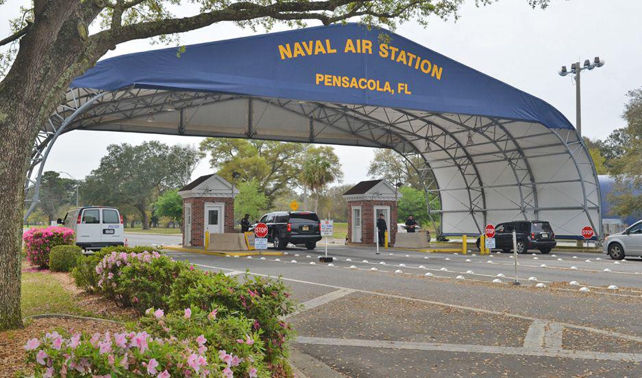 La base naval en Pensacola est� cerrada hasta que avance la investigación sobre el tiroteo
