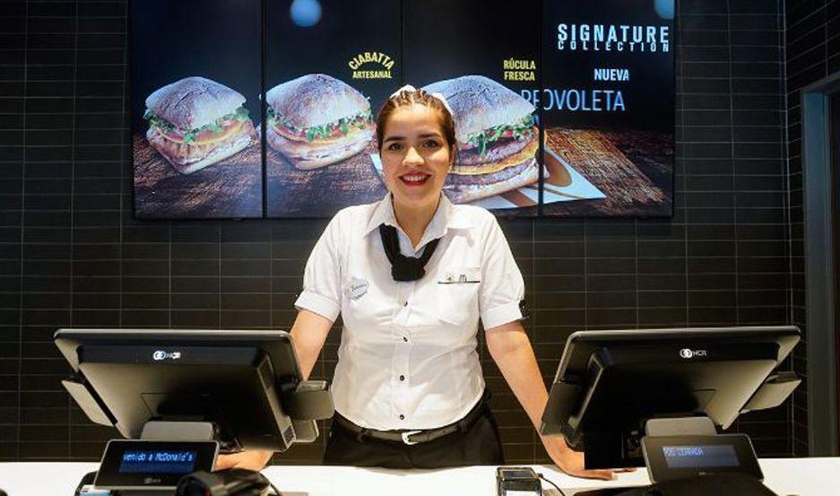 La historia de Yermina la vecina del Barrio 31 que abrioacute el primer McDonalds del lugar