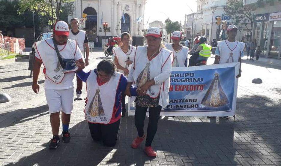 GRUPO SAN EXPEDITO Peregrinos que salieron de la Madre de Ciudades cumplieron sus promesas frente a la imagen de la Virgen del Valle