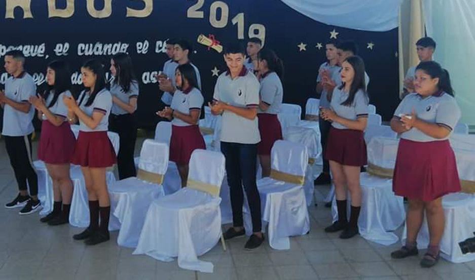 El Colegio Madre Antula despidioacute a sus alumnos con una emotiva ceremonia