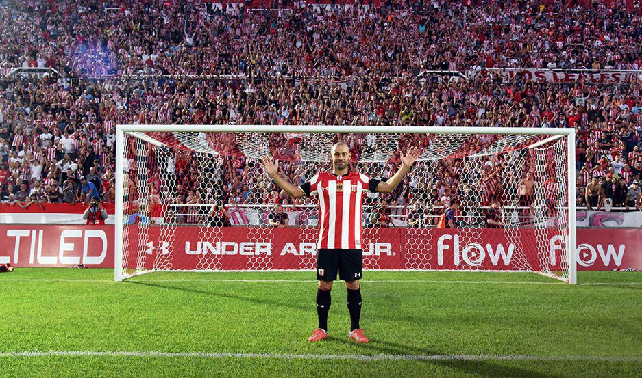 Una multitud recibioacute a Mascherano