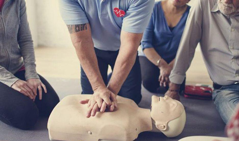 TÉCNICA La reanimación cardiopulmonar es un procedimiento de emergencia para salvar vidas mediante la implementación de ejercicios pr�cticos 
