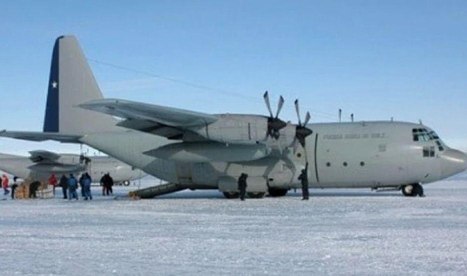 Desaparecioacute un avioacuten chileno con 38 personas a bordo