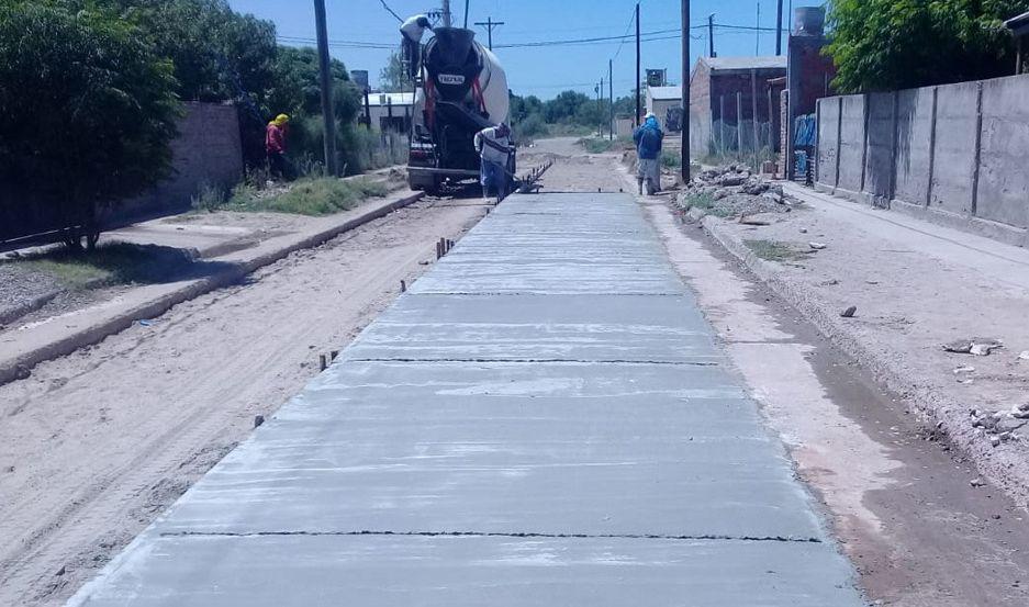 La comuna de la ciudad de Clodomira inicioacute obras de repavimentacioacuten de calles en el barrio Juan Peroacuten