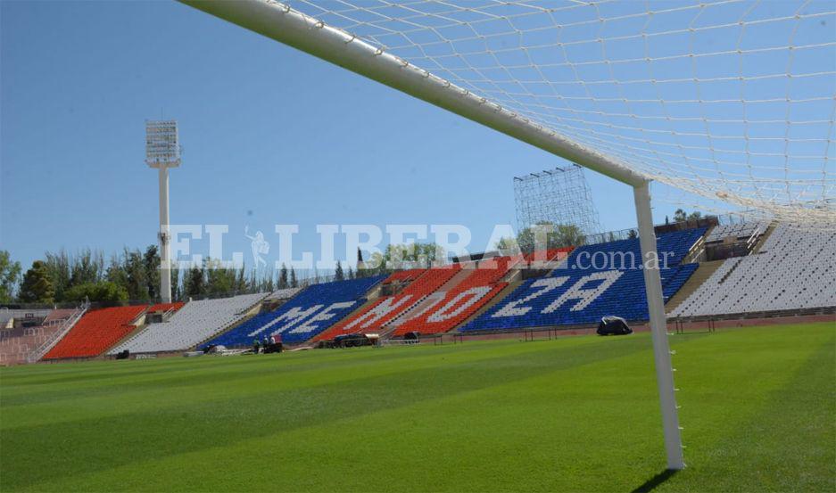 EL LIBERAL ya estaacute en Mendoza- asiacute estaacute el campo de juego de la final entre Central Coacuterdoba y River