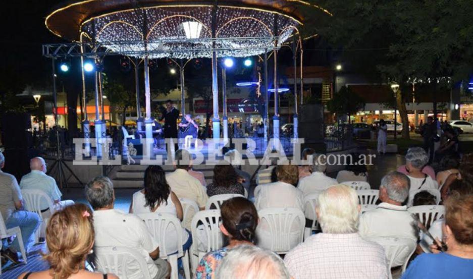 El espectculo se desarrolló en la Retreta de la plaza Libertad