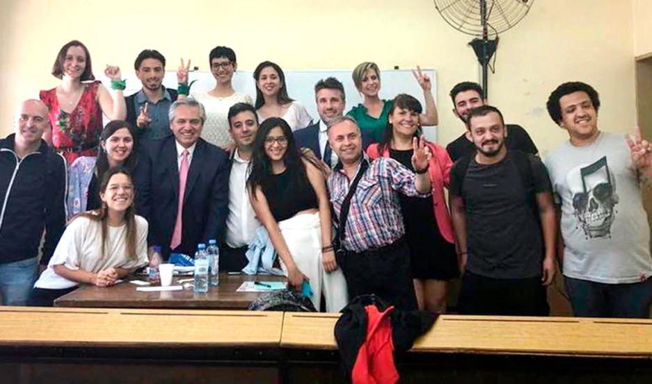 El presidente de la Nación recibió el saludo de los estudiantes de la UBA