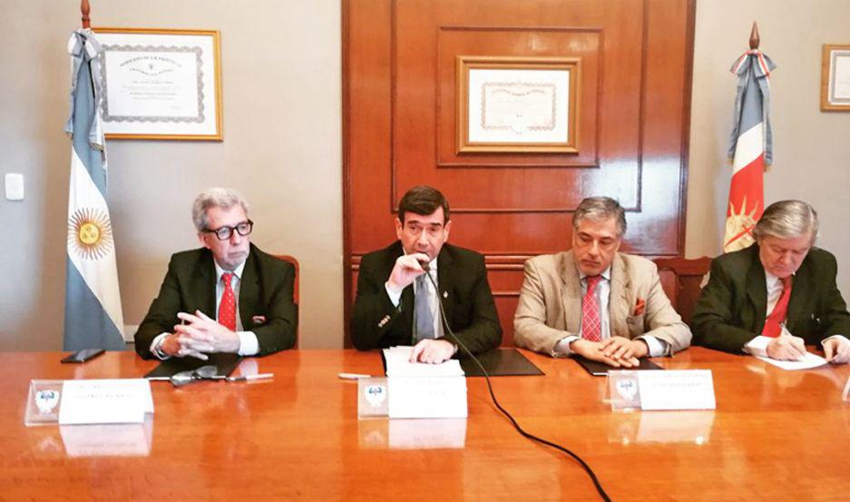 Dres Federico López Alzogaray Carlos Lugones Aignasse Gustavo Herrera y Dr Luis De la Ra