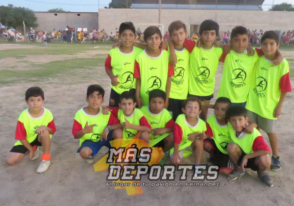 Fernaacutendez Fuacutetbol organizoacute un torneo infantil con fines solidarios