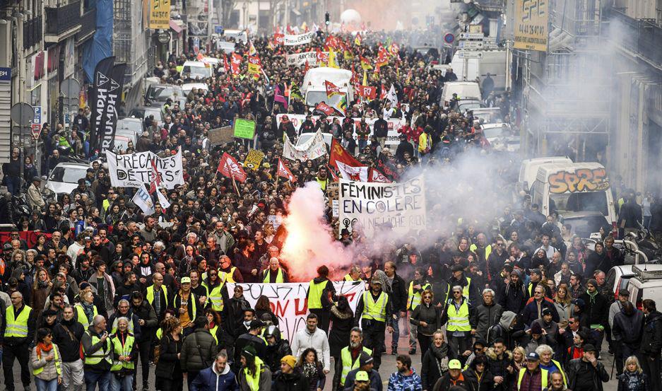 Los sindicatos se unen en contra  de la reforma previsional en Francia
