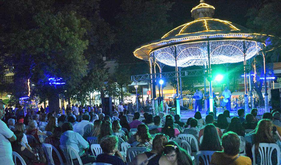 SHOW Se presentó el conjunto folclórico Las Voces de Hoy
