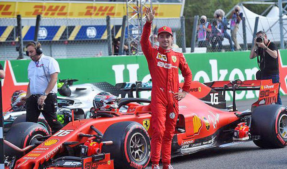 Leclerc seguiraacute en Ferrari hasta el 2024